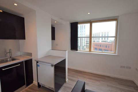 Studio to rent, West Point, Wellington Street