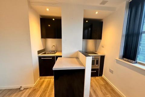 Studio to rent, West Point, Wellington Street