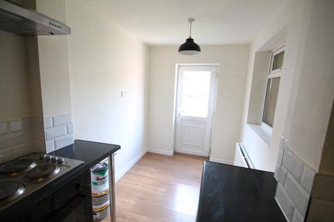 2 bedroom end of terrace house to rent, Oxford Street, Crewe