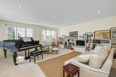 4 bedroom detached house to rent, Pelhams Walk, Esher, Surrey, KT10