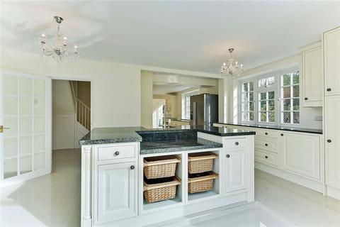 4 bedroom detached house to rent, Pelhams Walk, Esher, Surrey, KT10