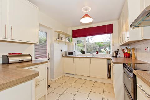 3 bedroom detached house to rent, Rochester Way, CROWBOROUGH