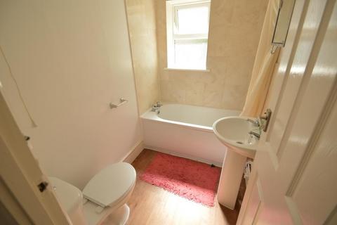 2 bedroom flat to rent, Alma Road, Windsor