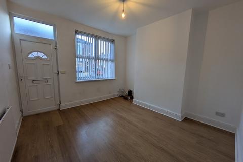 2 bedroom terraced house to rent, Charles Street, Stockport