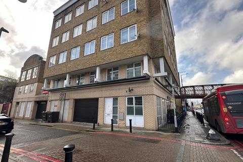 undefined, Commercial Road, London, E14