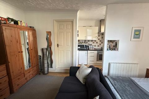 undefined, Commercial Road, London, E14