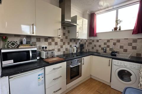 undefined, Commercial Road, London, E14