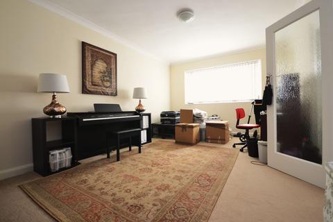 undefined, Corringway, London W5 3AB