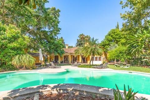 6 bedroom villa, El Paraiso, Estepona, Malaga