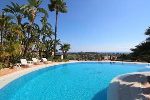 5 bedroom villa, Paraiso Alto, Benahavis, Malaga, Spain