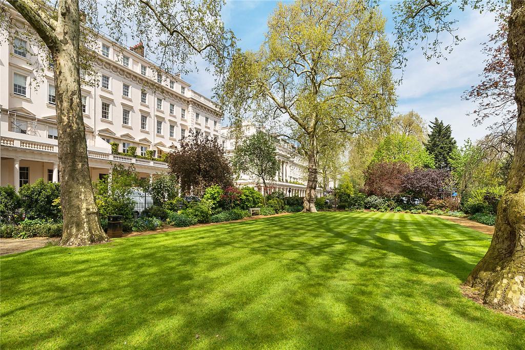 Dream homes in London  s garden  squares  The capital city s 