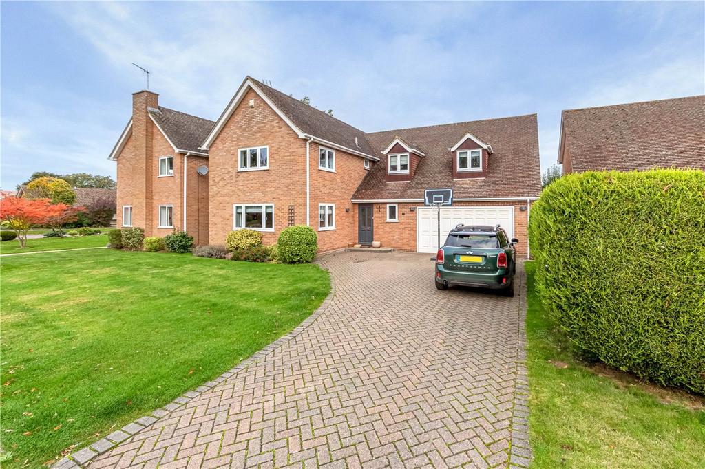 Beech Way, Wheathampstead, Hertfordshire 5 bed detached house for sale