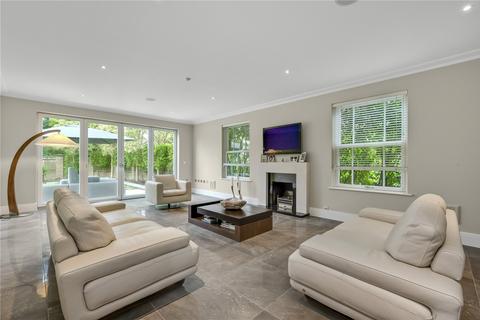 5 bedroom detached house to rent, Gainsborough Place, Cobham, Surrey, KT11