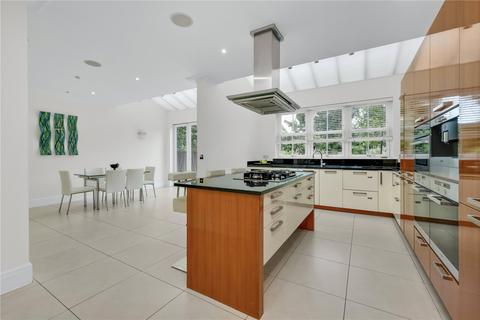 5 bedroom detached house to rent, Gainsborough Place, Cobham, Surrey, KT11