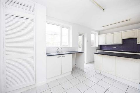 3 bedroom end of terrace house for sale, Marlyon Road, Hainault, Ilford