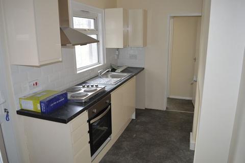 3 bedroom terraced house to rent - Ness Road, Southend-On-Sea