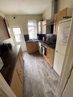 3 bedroom terraced house to rent, 3 Bedroom student property on Gainsborough Road, L15 * Half summer rent * Available July 2025