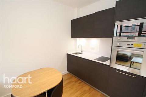 1 bedroom flat to rent, Scimitar House - Romford - RM1