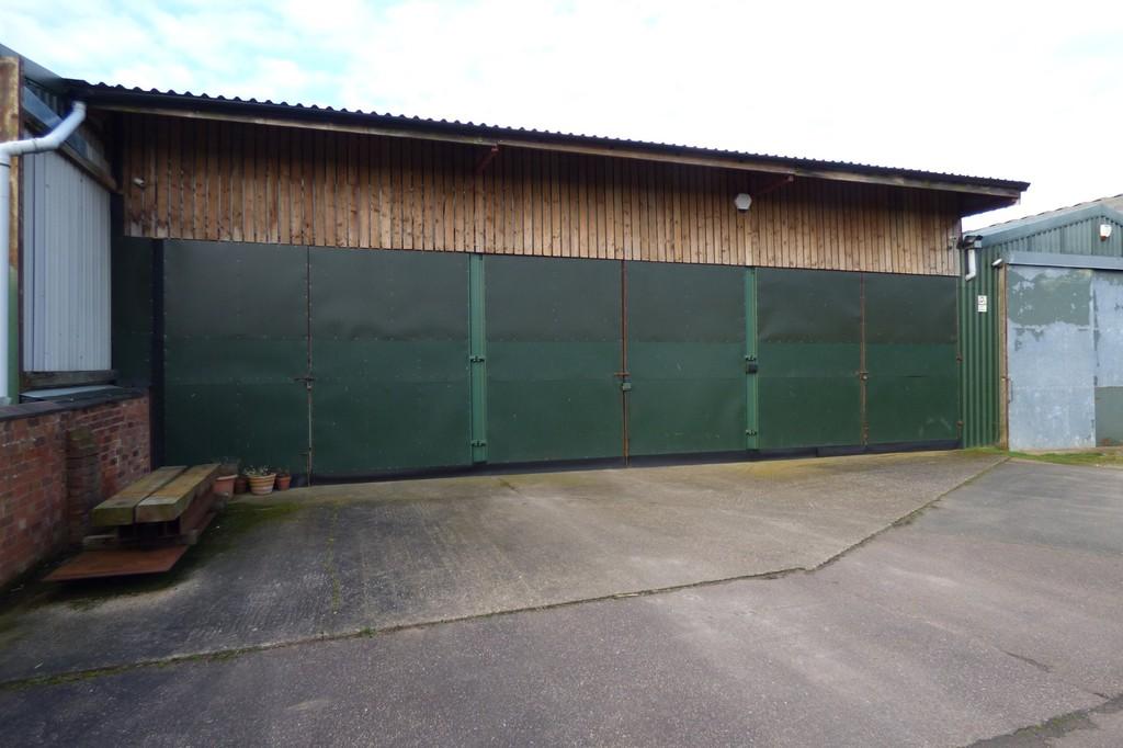 Yeatsall Lane, Abbots Bromley, Rugeley, Staffordshire, WS15 3DY 2 bed