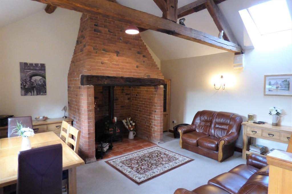 Yeatsall Lane, Abbots Bromley, Rugeley, Staffordshire, WS15 3DY 2 bed