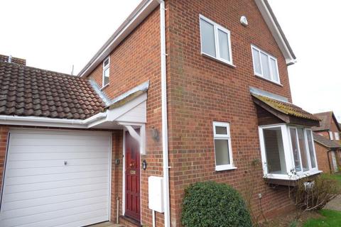 4 bedroom detached house to rent - Fieldfare Green, Luton, Beds, LU4 0YB