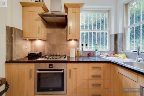 2 bedroom flat for sale, Greencroft Gardens, South Hampstead, London