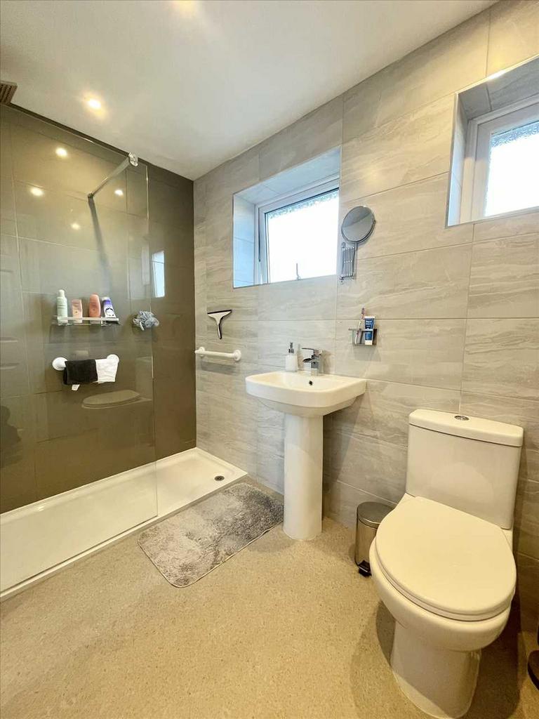 Shower room/w.c.