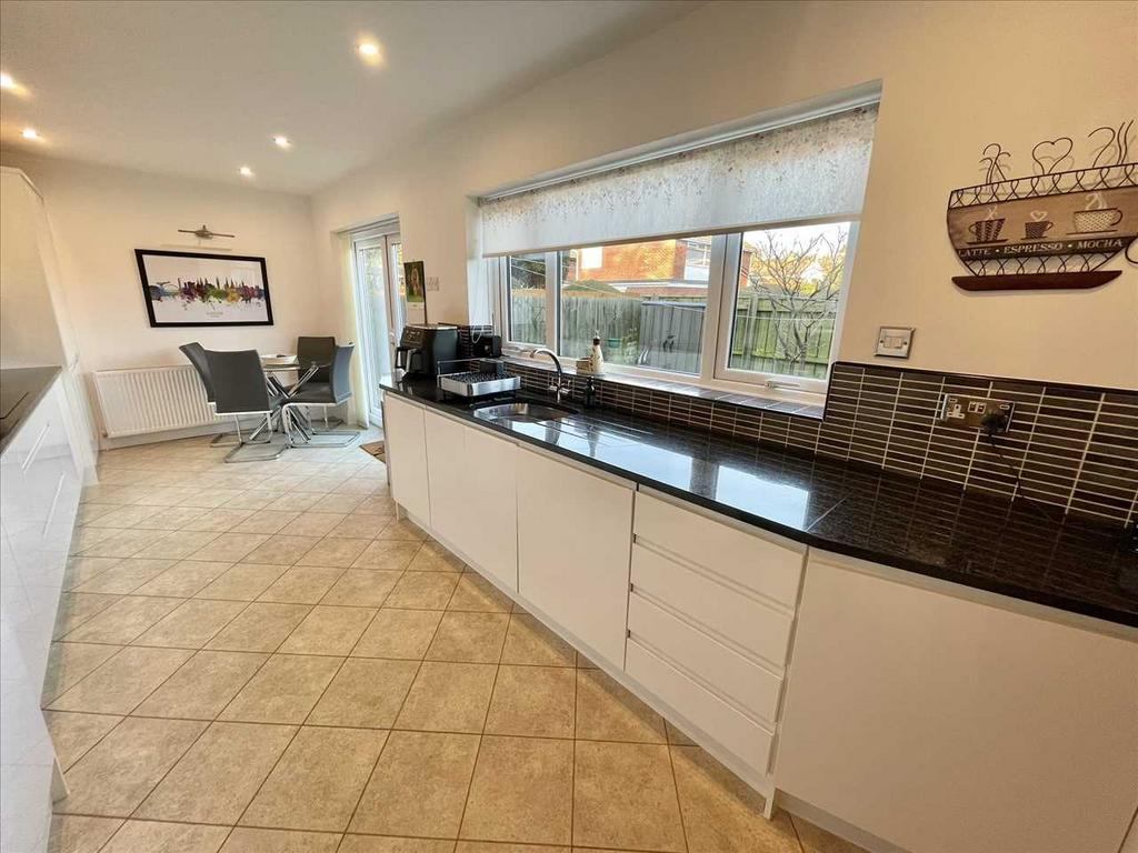 Kitchen/breakfast