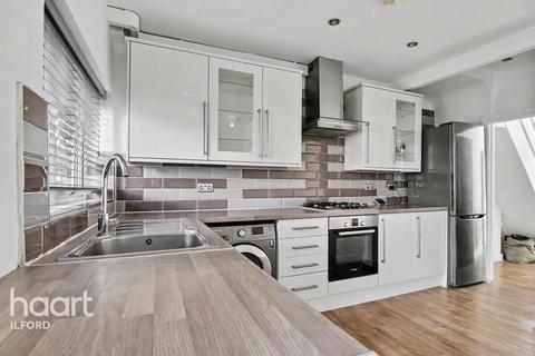 2 bedroom terraced house to rent, Surrey Road, Barking