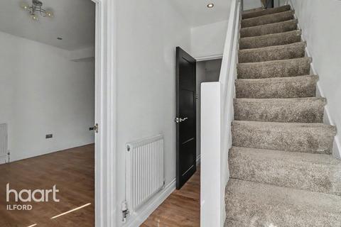 2 bedroom terraced house to rent, Surrey Road, Barking
