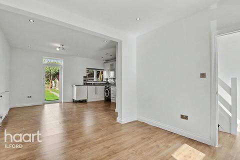2 bedroom terraced house to rent, Surrey Road, Barking