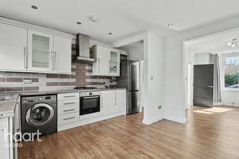2 bedroom terraced house to rent, Surrey Road, Barking