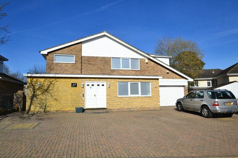 The Spinneys, Bickley, Bromley 5 bed detached house £3,000 pcm (£692 pw)