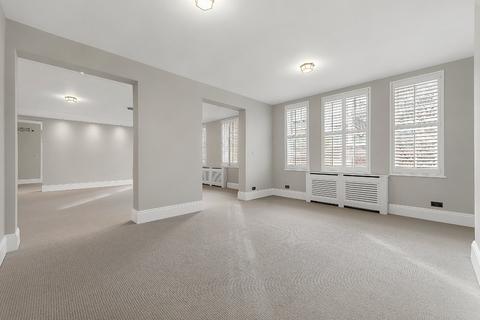 3 bedroom flat to rent, St Mary Abbots Court, Warwick Gardens, London