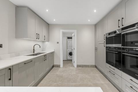 3 bedroom flat to rent, St Mary Abbots Court, Warwick Gardens, London