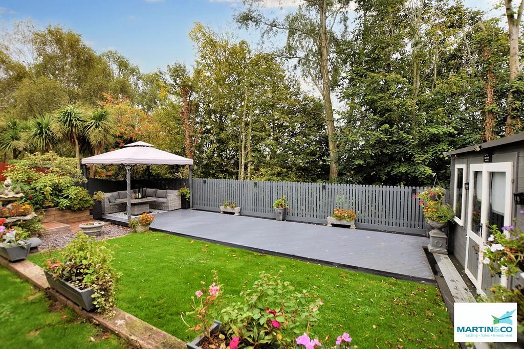 Rear Decking Area