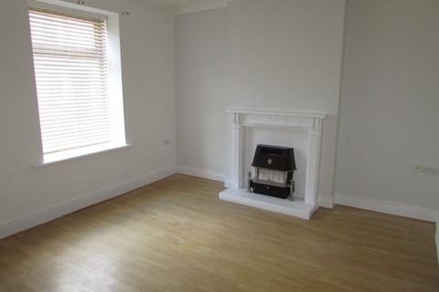 2 bedroom terraced house to rent, Newhey Road Milnrow.