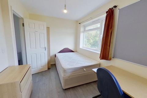 1 bedroom in a house share to rent - Guildford Park Avenue, Guildford GU2 7NH