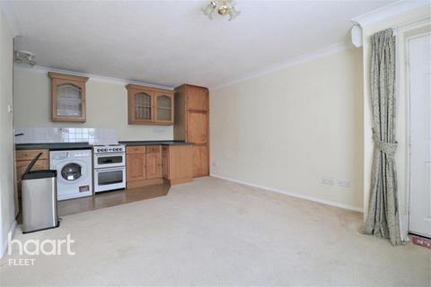 1 bedroom flat to rent, Swan Way, Fleet