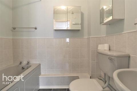 1 bedroom flat to rent, Swan Way, Fleet