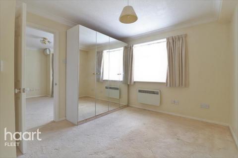 undefined, Swan Way, Fleet