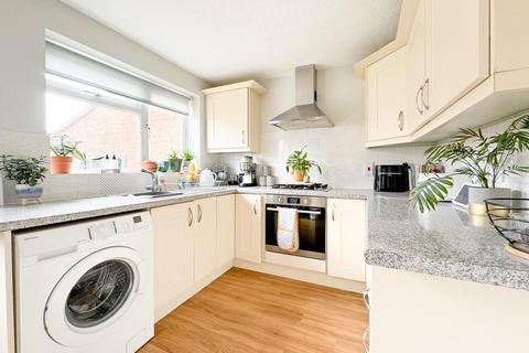 2 bedroom terraced house to rent, Ailesbury Road, Ampthill, MK45