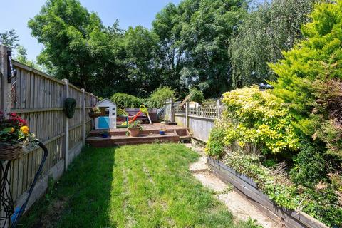 2 bedroom terraced house to rent, Grover Road, Bushey, Watford, WD19