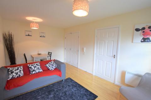 2 bedroom apartment to rent, Whitehall Drive, Lower Wortley