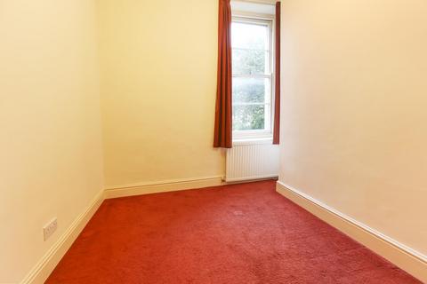 2 bedroom flat to rent, Beaufort Road, Clifton