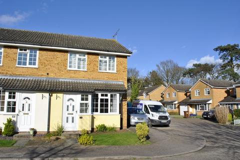 3 bedroom semi-detached house to rent, Oxer Close, Elmswell