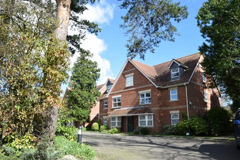 2 bedroom apartment for sale, Torvaine Park, Lower Parkstone