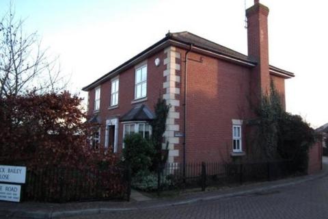 4 bedroom detached house to rent, Warwick Bailey Close, Colchester