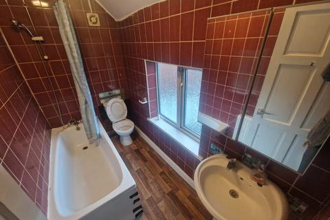 3 bedroom link detached house to rent, Blackthorne Road, Smethwick B67