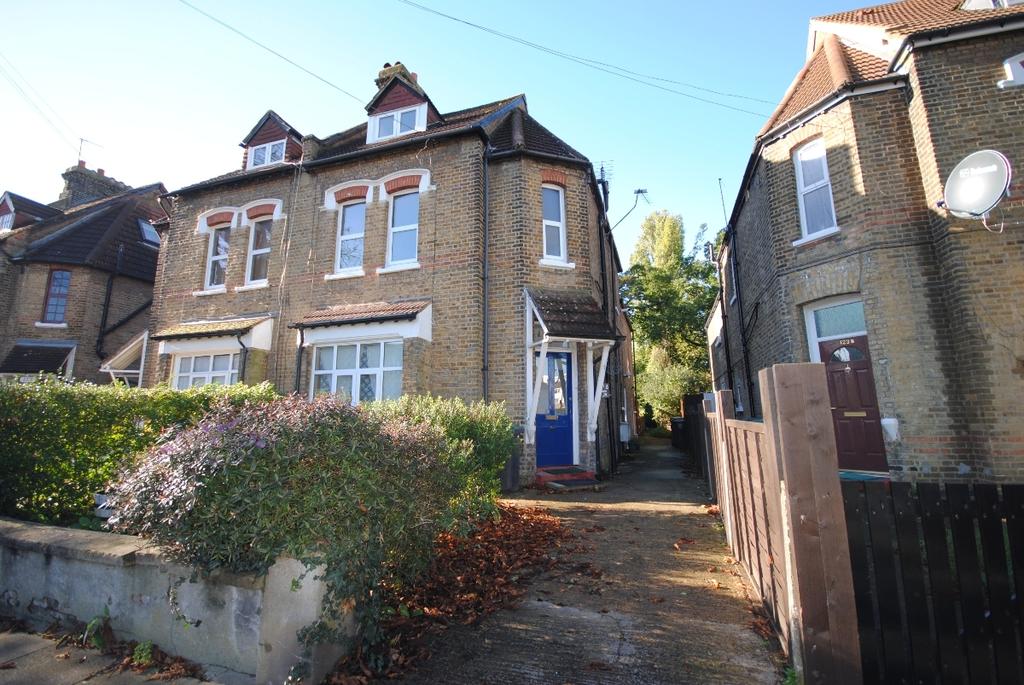 Amblecote Road Grove Park SE12 1 bed flat £1,025 pcm (£237 pw)